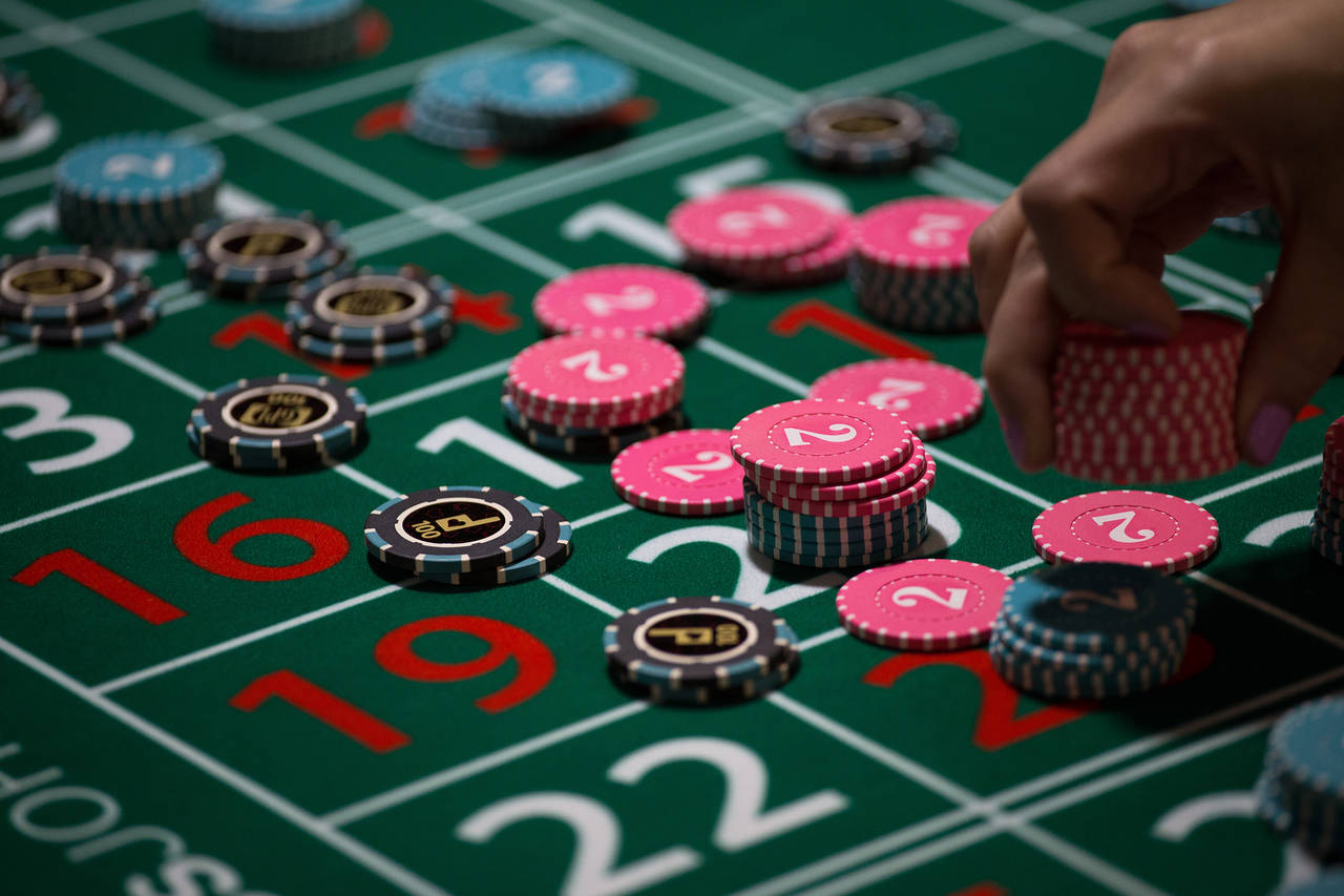 Online Gambling: Keeping Your Emotions in Check